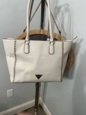Guess White Tote with Tan Whipstitch Trim